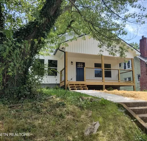 2452 Linden Ave, Knoxville, TN 37917