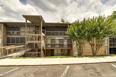 530 Berlin Dr #B184, Knoxville, TN 37923