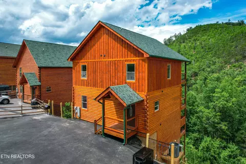 1123 Autumn Path Way, Sevierville, TN 37862