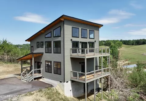 822 Blue Herring Way, Sevierville, TN 37876