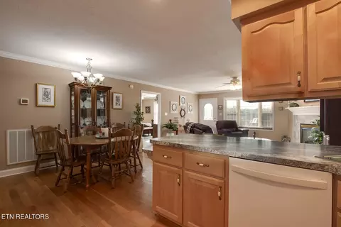 Dining - 5012 Fairgrounds Pl, Kingston, TN 37763 photo 3 of 5