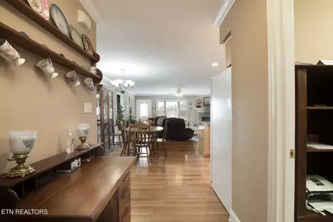 Entry Way - 5012 Fairgrounds Pl, Kingston, TN 37763 photo 1 of 3