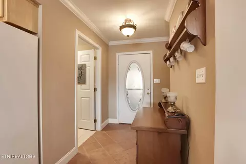 Entry Way - 5012 Fairgrounds Pl, Kingston, TN 37763 photo 2 of 3