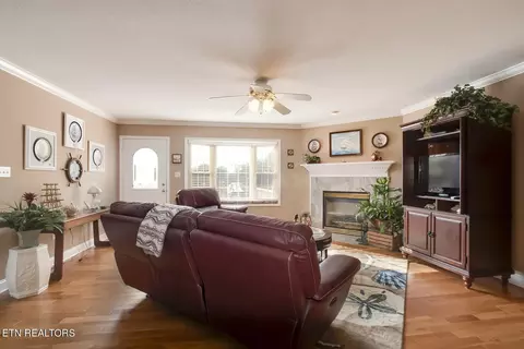 Living - 5012 Fairgrounds Pl, Kingston, TN 37763 photo 1 of 4