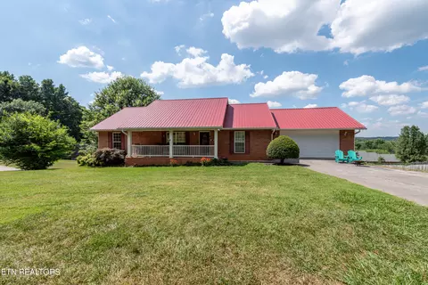 1220 Chesty Puller Cir, Maryville, TN 37803