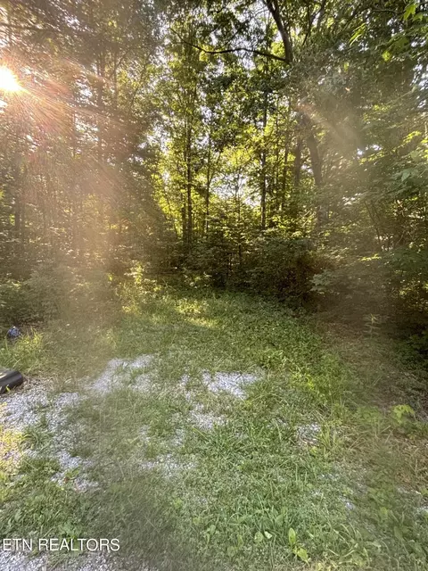 6018 Loch Loosa Dr, Crossville, TN 38572