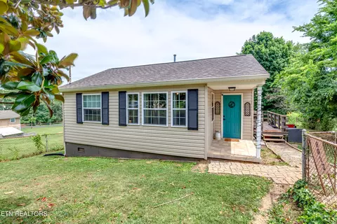 6812 Charlotte Dr, Knoxville, TN 37924