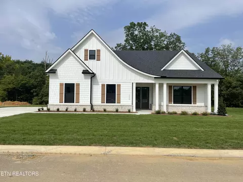 226 Sesame St, Lenoir City, TN 37772