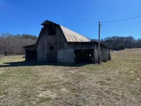 3146 Knob Creek Rd, Bybee, TN 37713