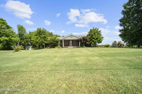 306 Holt Dr, Loudon, TN 37774