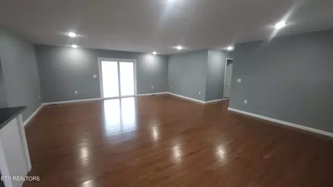 Living - 518 W W 3rd Ave, Oneida, TN 37841 photo 2 of 2