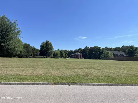 181 Whites Point Dr, Cookeville, TN 38506