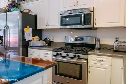 6049 Commodore Cir, Baxter, TN 38544 photo 8