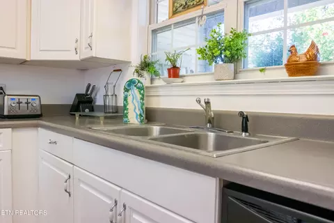 6049 Commodore Cir, Baxter, TN 38544 photo 9