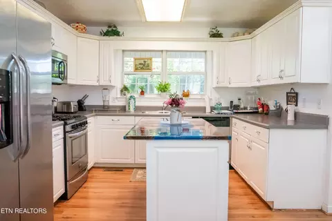 6049 Commodore Cir, Baxter, TN 38544 photo 6