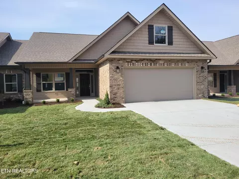 1335 Kenzi Rose Ln, Knoxville, TN 37918
