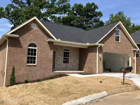 7505 School View Way, Knoxville, TN 37938