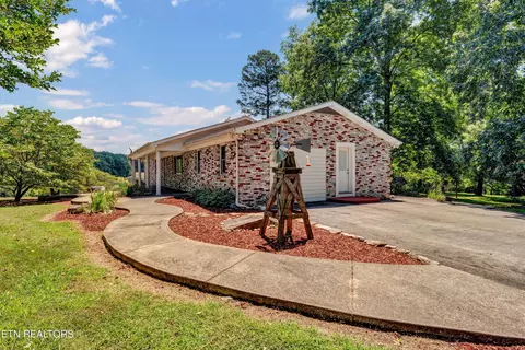 280 Holloway Rd, Sharps Chapel, TN 37866