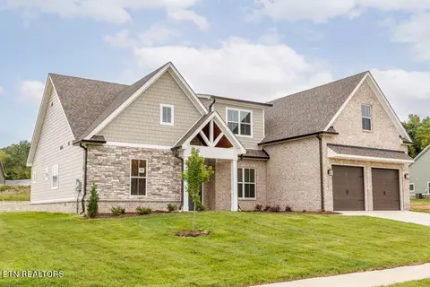 261 Sesame St, Lenoir City, TN 37772