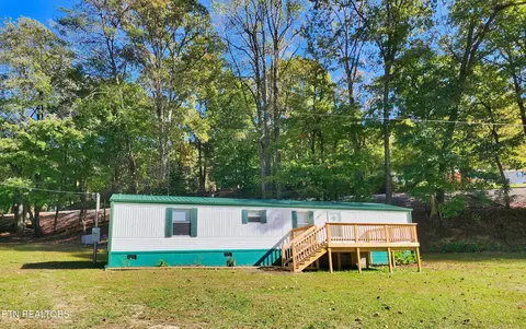 222 Kenwood Ln, La Follette, TN 37766