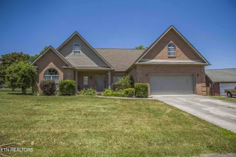 1010 Wilcox St, Maryville, TN 37804