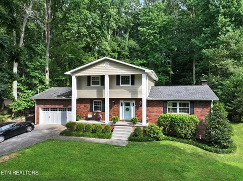 8052 Camberley Dr, Powell, TN 37849