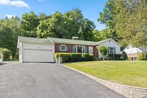 308 Centeroak Dr, Knoxville, TN 37920