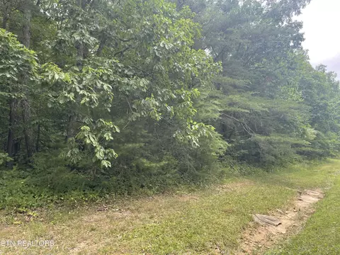 176 Dartmoor Dr, Crossville, TN 38571