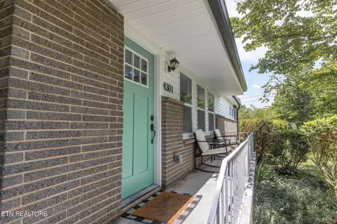 4301 Strolling Dr, Knoxville, TN 37912