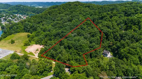 415 Melton Hill Dr, Clinton, TN 37716