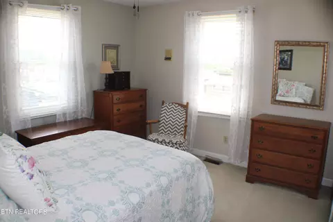 Bedroom - 113 Grant St, Harrogate, TN 37752 photo 4 of 6