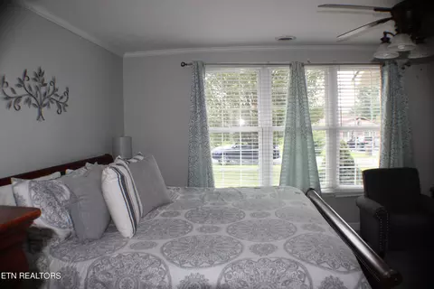 Bedroom - 113 Grant St, Harrogate, TN 37752 photo 2 of 6