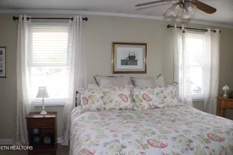 Bedroom - 113 Grant St, Harrogate, TN 37752 photo 5 of 6