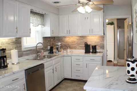 Kitchen - 113 Grant St, Harrogate, TN 37752 photo 1 of 1