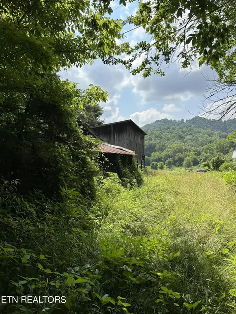 000 Kyles Ford Hwy, Kyles Ford, TN 37765