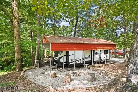 2671 Oak Grove Rd, Rocky Top, TN 37769