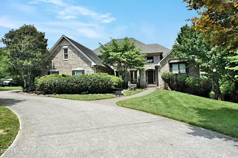 933 SW Hayslope Dr, Knoxville, TN 37919