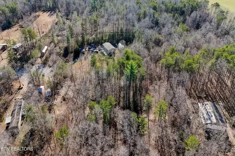 Susan Circle, Deer Lodge, TN 37726 photo 21
