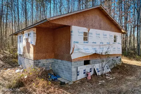 Susan Circle, Deer Lodge, TN 37726 photo 2