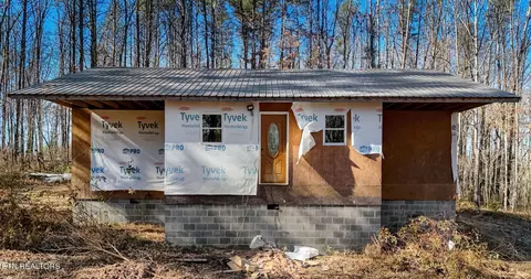 Susan Circle, Deer Lodge, TN 37726
