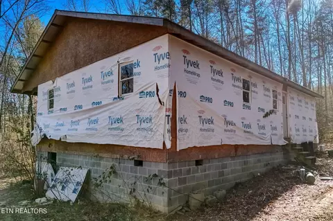 Susan Circle, Deer Lodge, TN 37726 photo 6