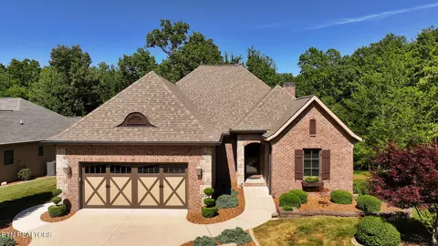 111 Mariners Dr, Crossville, TN 38558