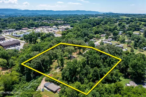 1801 Smokemont Cir, Maryville, TN 37801