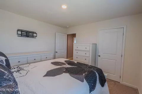 Bedroom - 216 Belle Ct, Talbott, TN 37877 photo 8 of 10