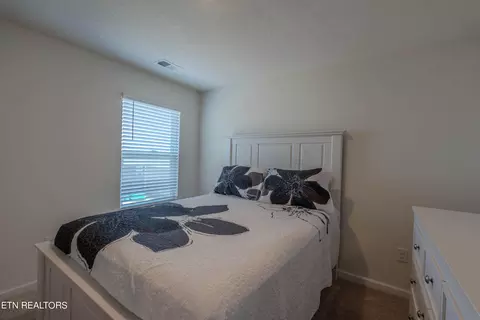 Bedroom - 216 Belle Ct, Talbott, TN 37877 photo 7 of 10
