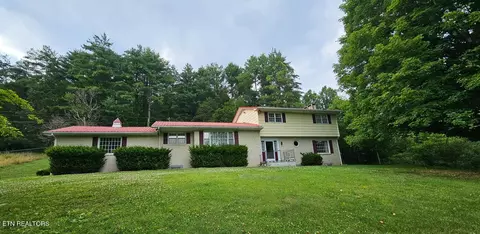 284 Smithfield Dr, Pennington Gap, VA 24277