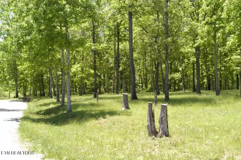 6 War Eagle Cir, Crossville, TN 38572