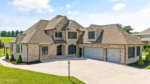 3812 Jackson Bend Dr, Louisville, TN 37777