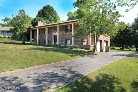 104 Milton Cir, Maryville, TN 37803