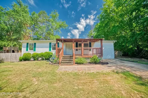629 Old Slag Rd, Vonore, TN 37885